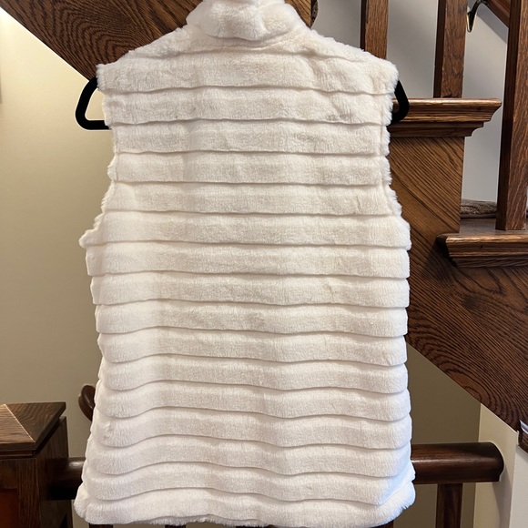 NWT NORDIC FLEECE Faux Fur Vest Size L - Picture 2 of 4
